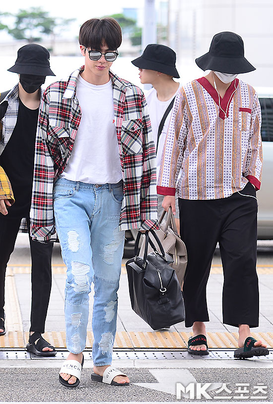 13 Photos Of BTS Making A Statement Wearing Slippers