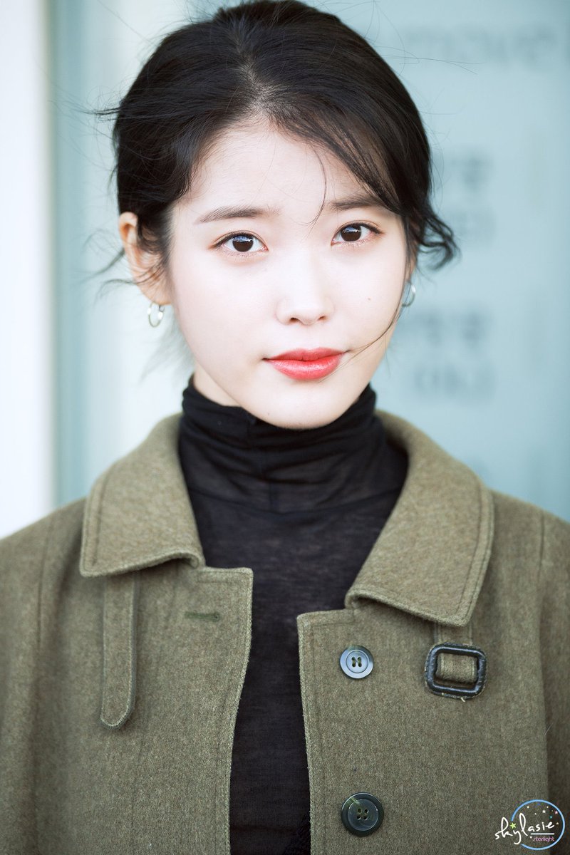 IU Touches Fans’ Hearts With The Thoughtful Snacks She Prepared For Them