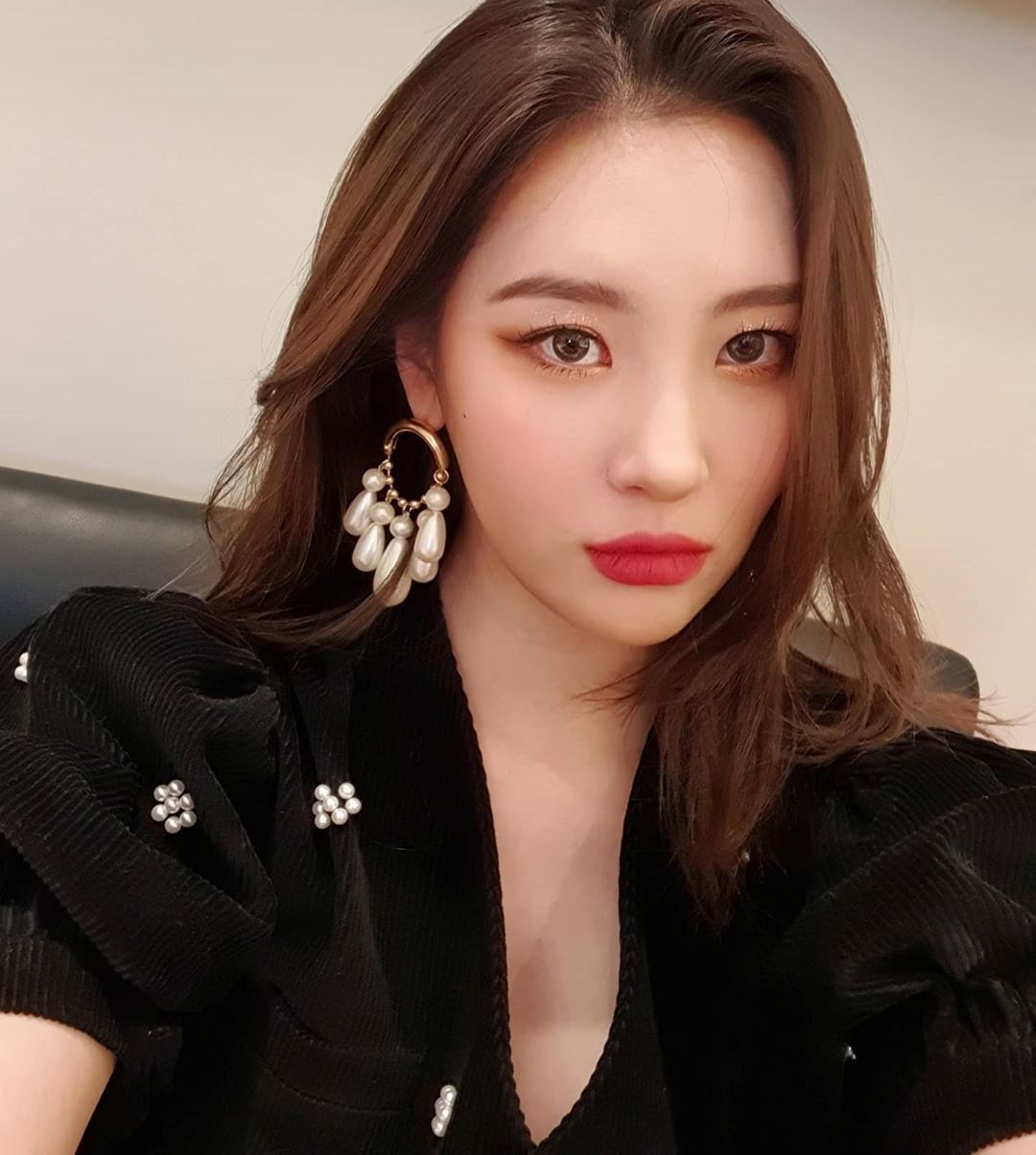 Sunmi Performed At The Wedding Of Her Longtime Fans Of 14 Years