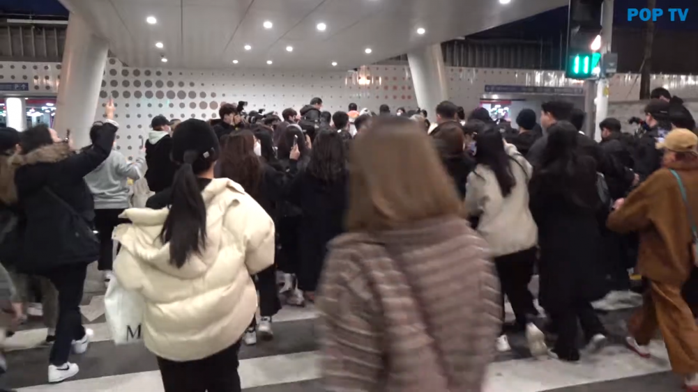 Fans Mob NCT 127 Amidst Threat of COVID-19