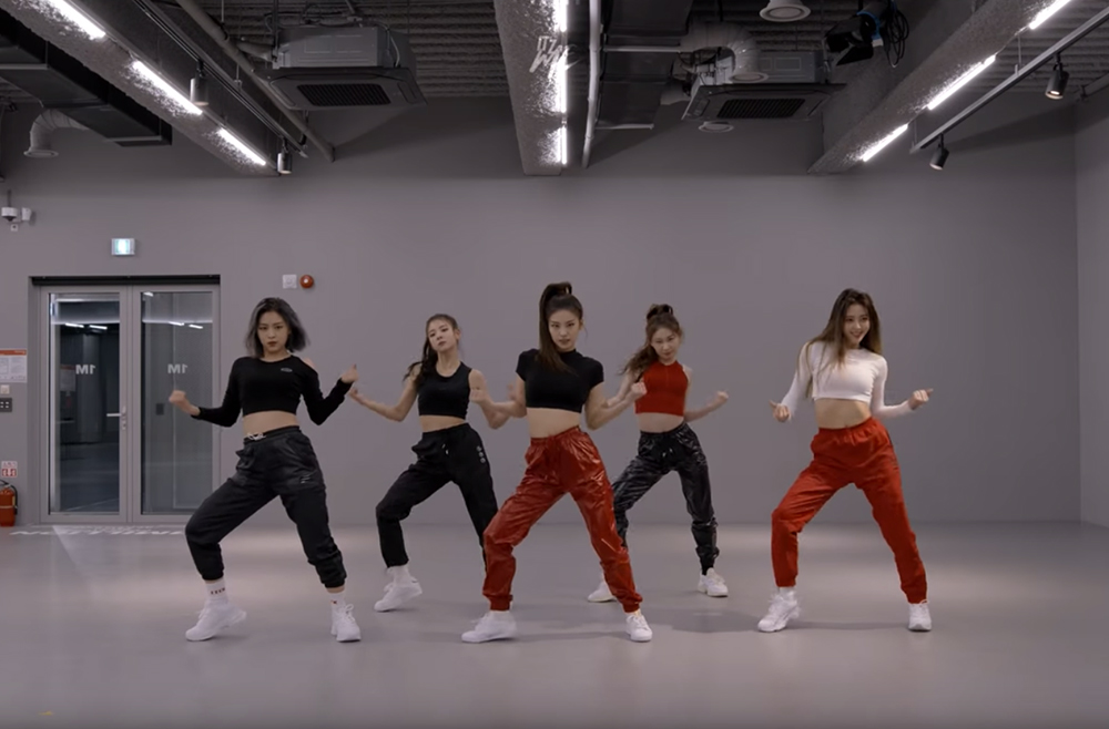 Watch ITZY’s WANNABE Dance Practice Video Posted by JYP