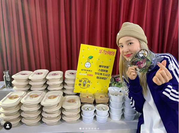 Wow! Find Out Who Spoils 2NE1 Dara with Delicious Food