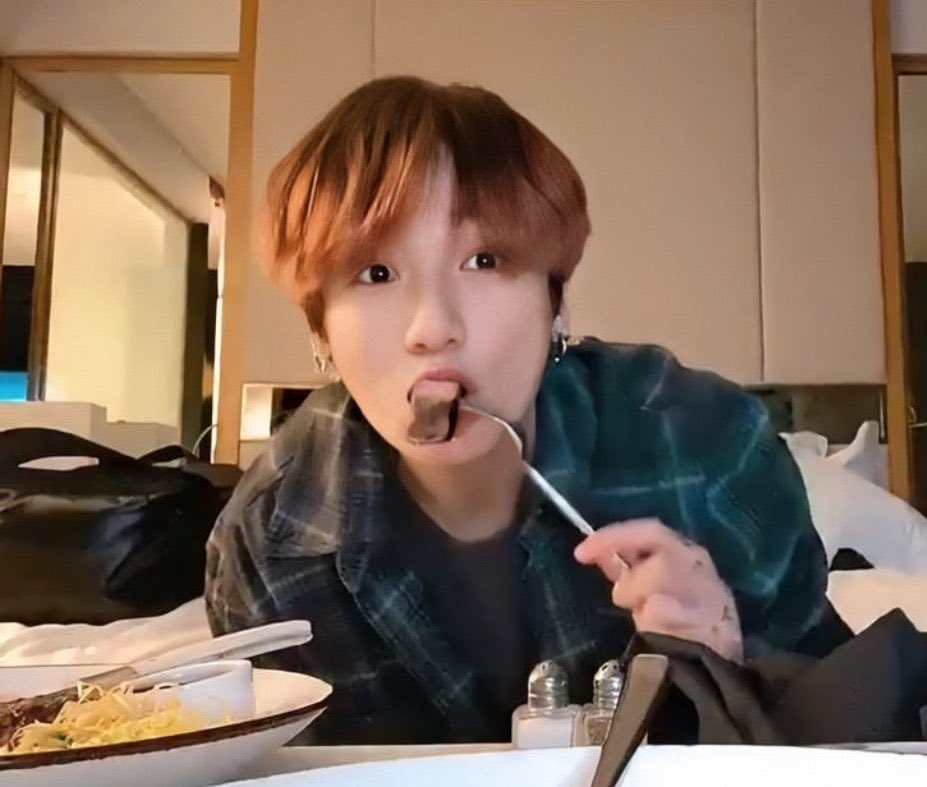10 Extremely Cute Moments Of BTS’s Jungkook Eating And Enjoying His