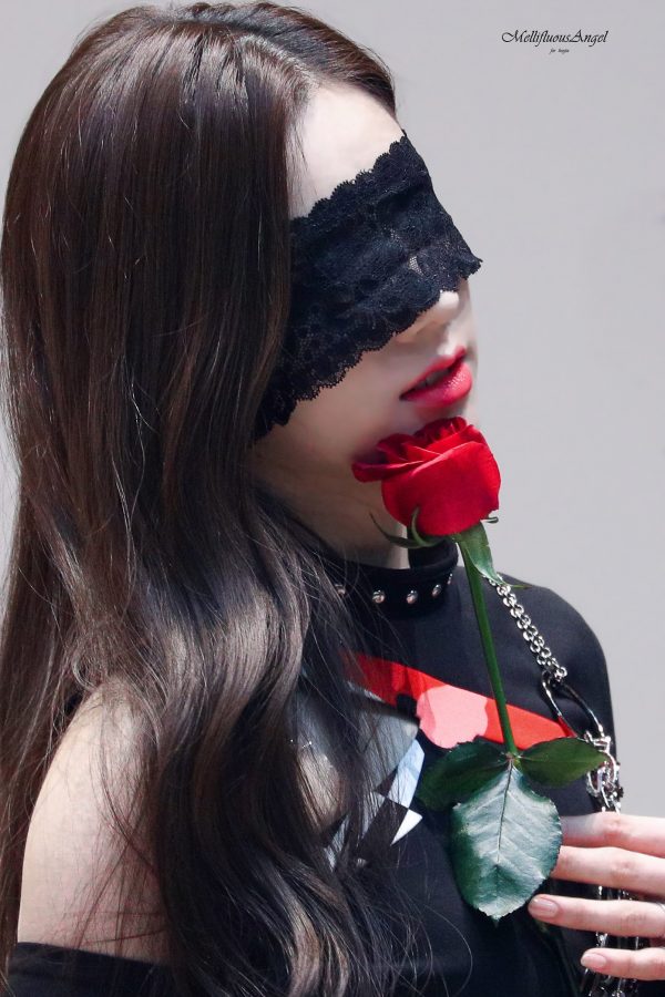 10+ K-Pop Idols Who Boast Bewitching Visuals In Blindfolds