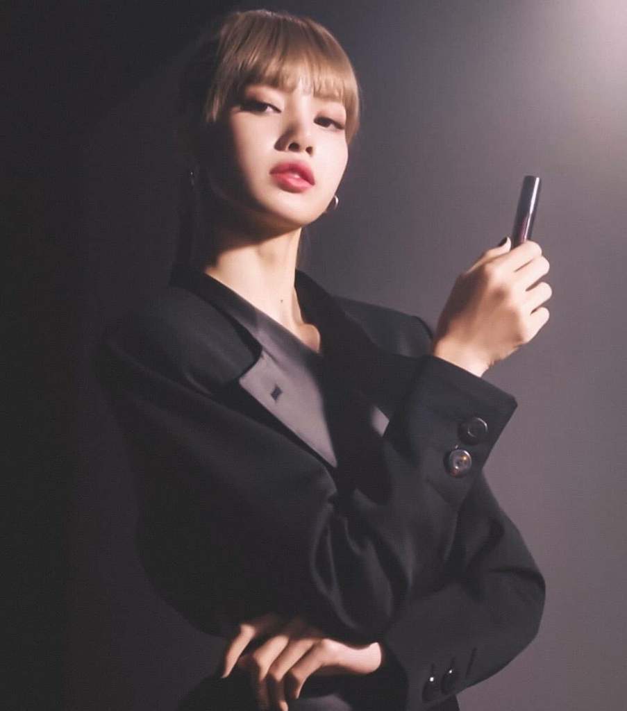 10+ Times BLACKPINK’s Lisa Looked Like A Powerful Boss In Suits – K-Luv