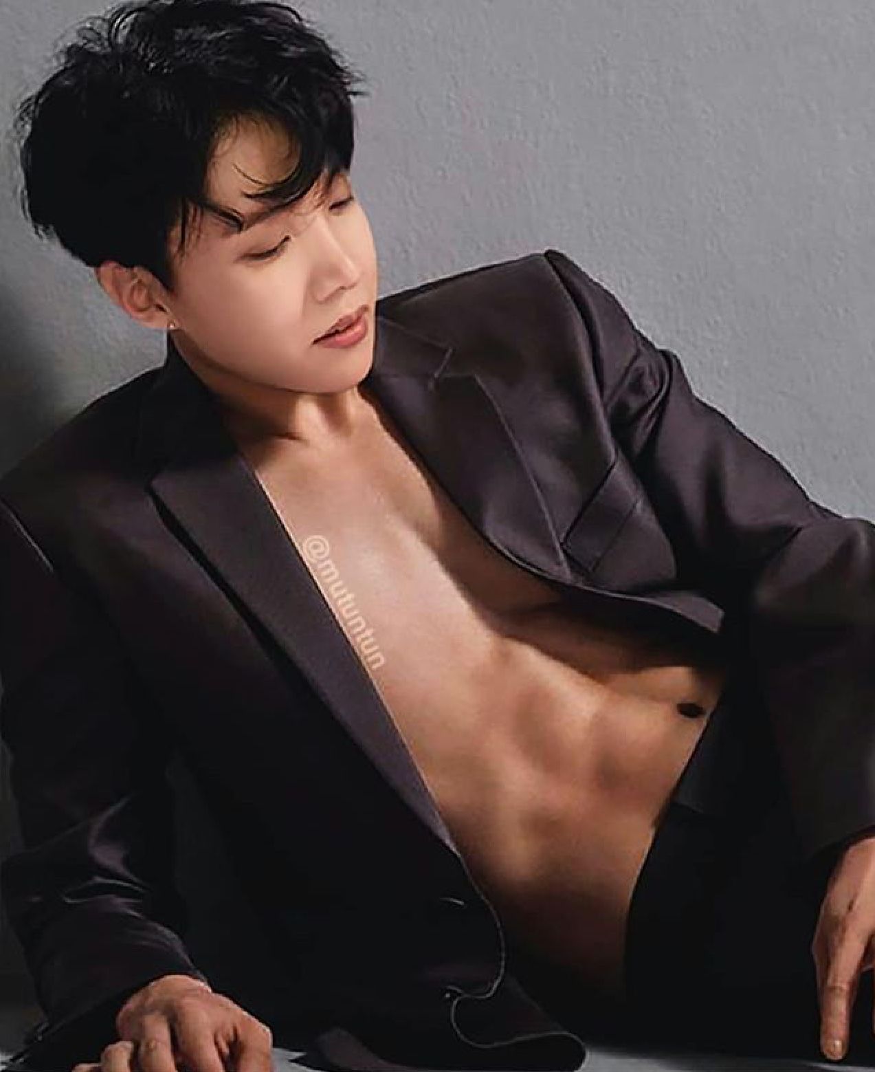 15+ BTS Shirtless Edits That Will Make You Crank The AC