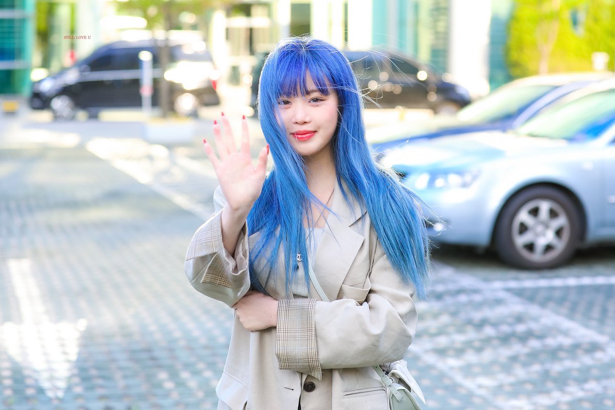 (G)I-DLE’s Soojin Had The Entire Fandom Going Wild With Her New Blue Hair