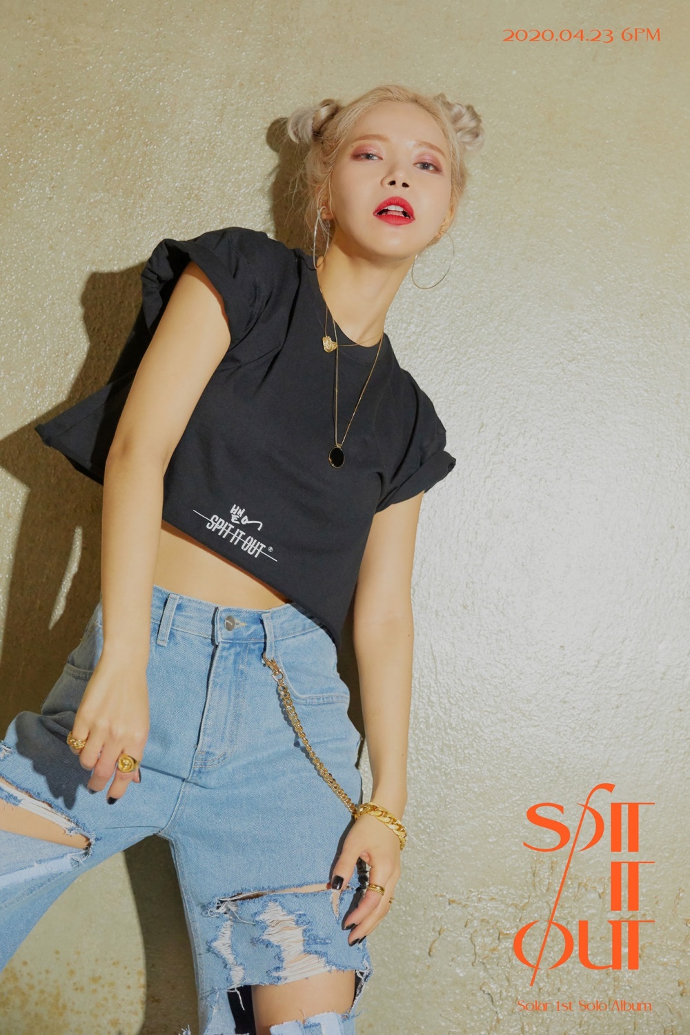 WATCH: MAMAMOO’s Solar is Cool and Edgy in “SPIT IT OUT” Teasers