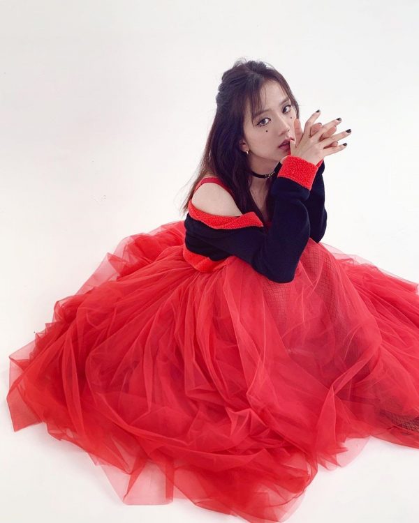 BLACKPINK’s Jisoo ~ Powerful And Sexy In Red