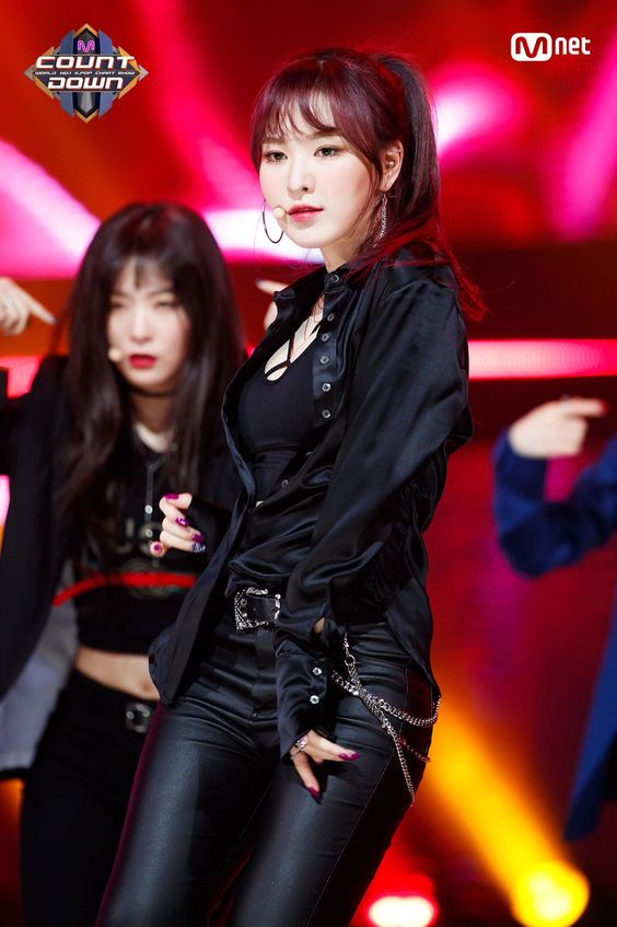 Red Velvet S Wendy Is Stunning In These Stage Outfits K Luv