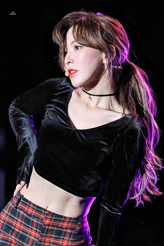 Red Velvet’s Wendy Is Stunning In These Stage Outfits