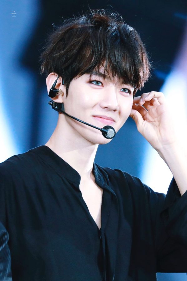9 Times EXO’s Baekhyun Matched His Outfit To His Hair For The Ultimate Aesthetic