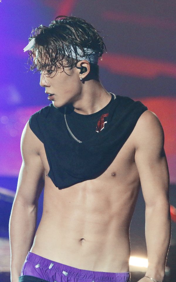 Here Are The Top 20+ Sexiest Moments Of iKON To Satisfy Your Thirst