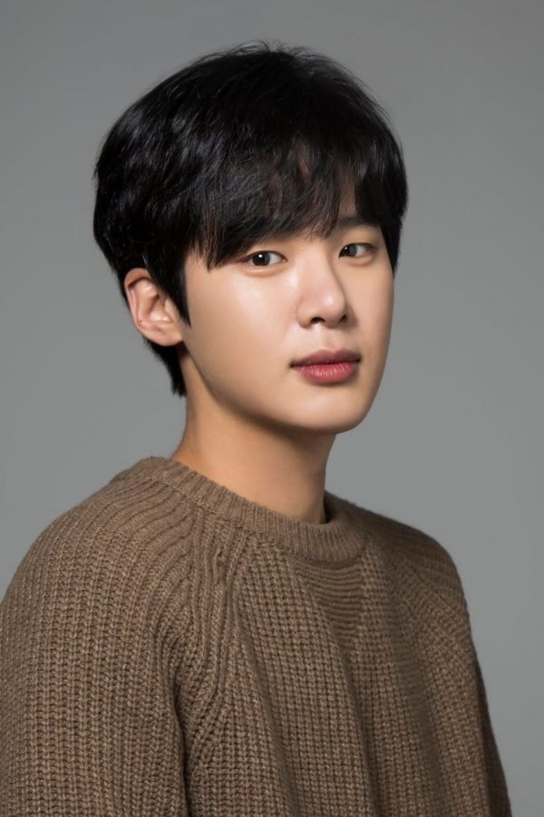 “Itaewon Class” Actor Kim Dong Hee Hushes Past Criticism With His Chilling New Netflix Series
