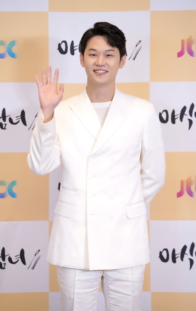 2020 5 25 Jung Il woo at the Production Presentation of Sweet Munchies. 20