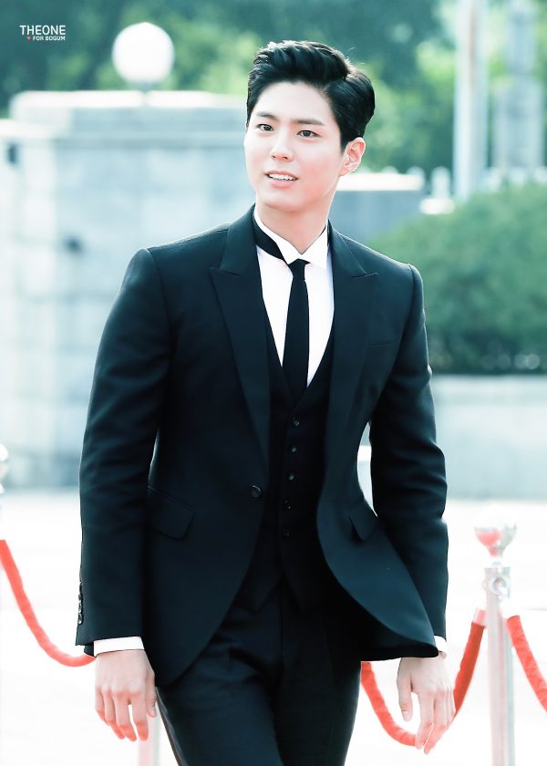 Gorgeous AF Photos Of Park Bo Gum In A Suit