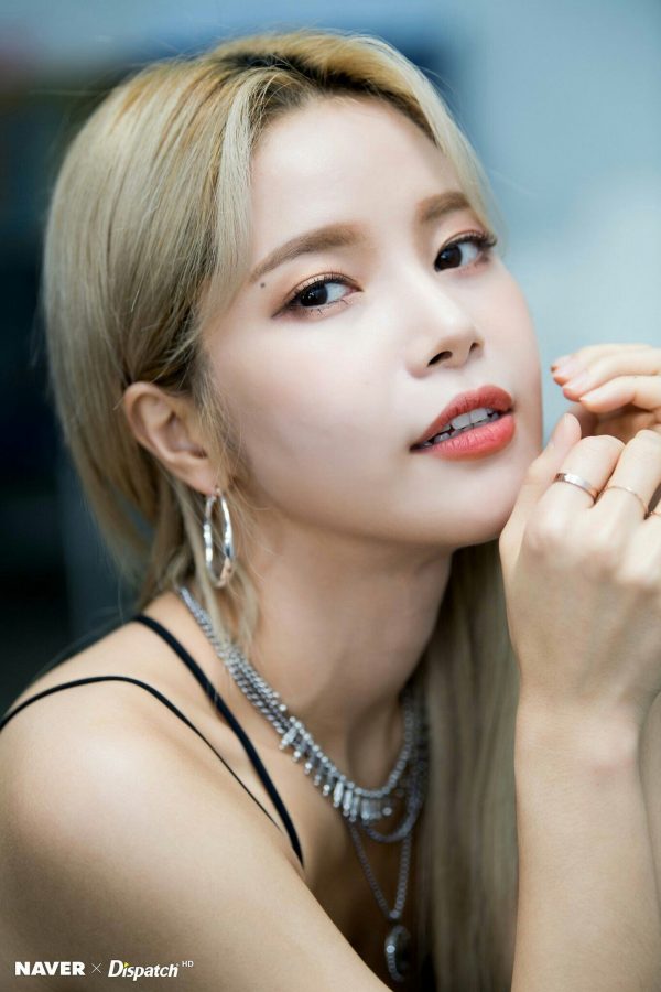 MAMAMOO’s Solar Drops Her Summer Makeup Routine And You MUST See Her Techniques