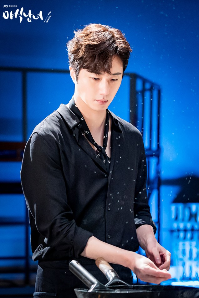Jung Il Woo in Sweet Munchies Episode 1 – K-Luv