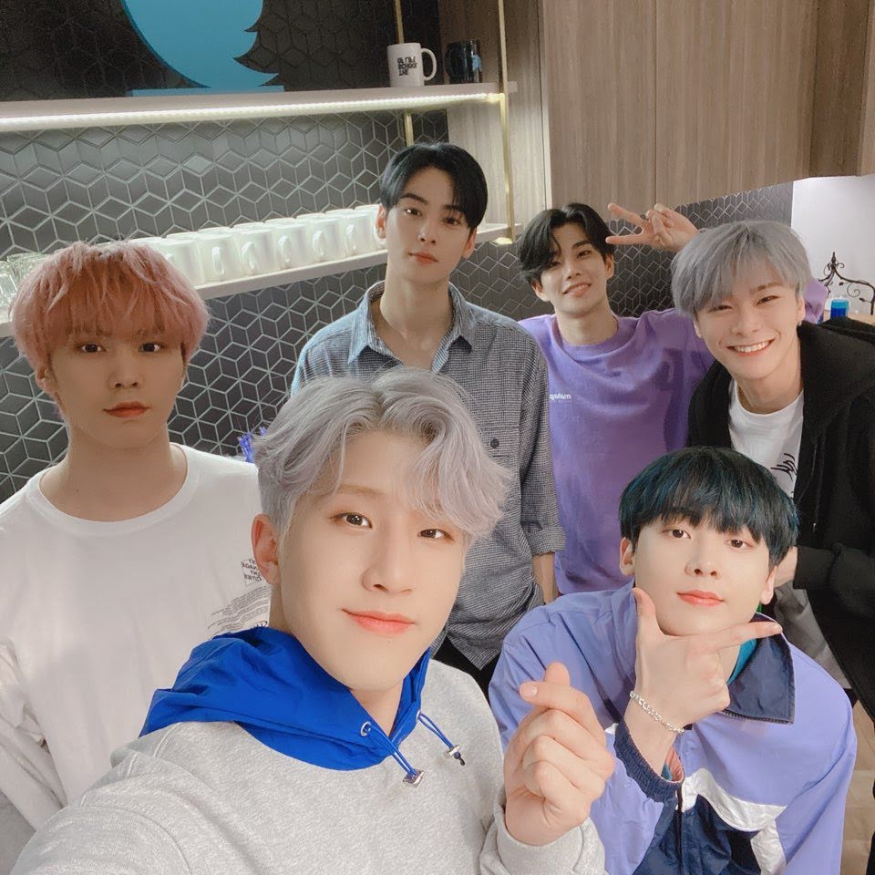 ASTRO Will Be Meeting Fans Through Their Special Online “Ontact