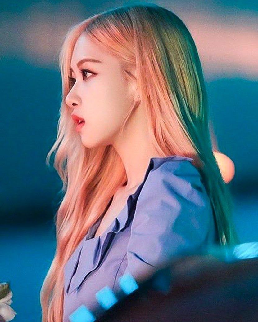 Here Are 30 Photos Of Blackpink Rosé’s Incredibly Beautiful Side Profile For You To Marvel At
