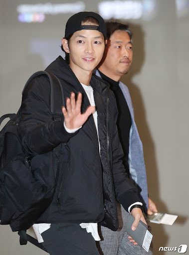 Song Joong Ki Reportedly Steps Down From Upcoming “Season of You and Me” Movie