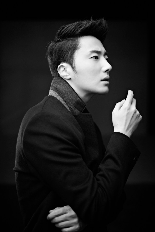 2013 10 Jung II-woo Rainbow Photo Shoot, Part 8 Black Jacket. Cr. Kwon Yoon-sung 00010
