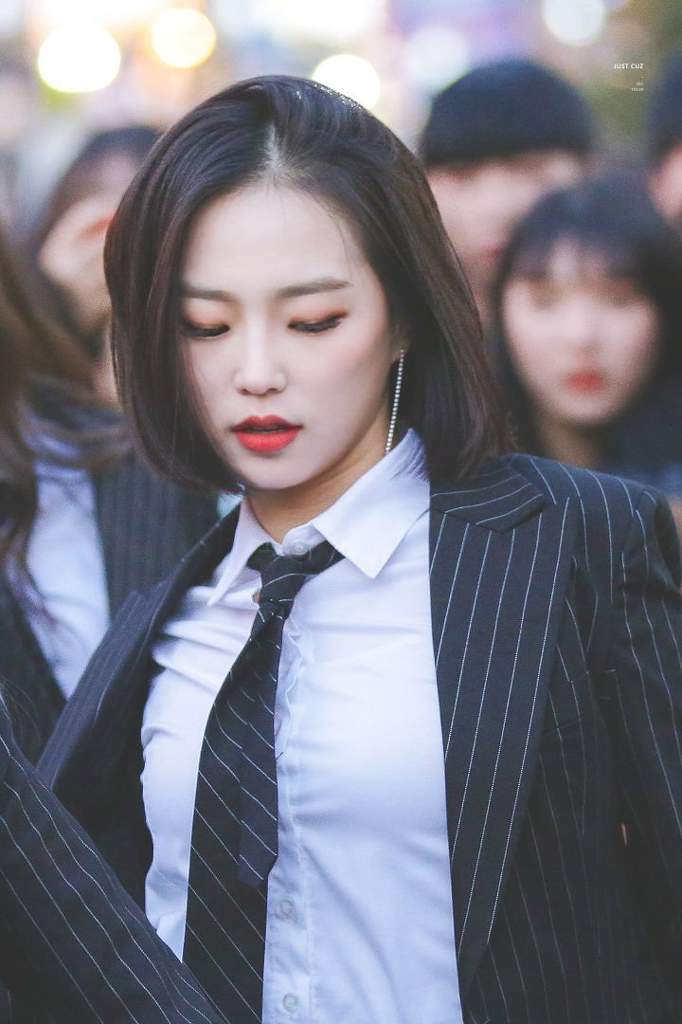 yeeun suit 8
