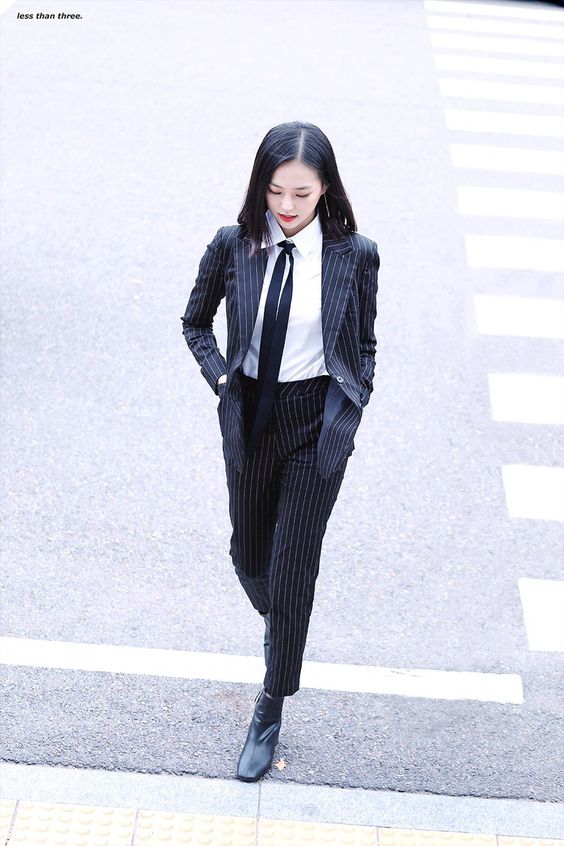 yeeun suit 10