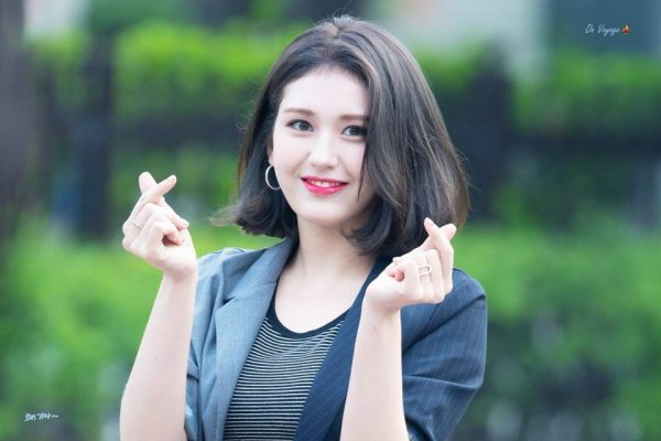 Jeon Somi Announces First Comeback, And BLACKPINK Are Hyping Her Up With Love And Support