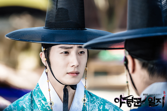 2014 9 Jung II-woo in Night Watchman's Journal Episode 10 BTS Cr.MBC 7