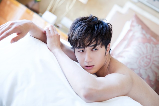 22014 10:11 Jung Il-woo in Bali for BNT International Part 2: In Bed Cr.BNT International3
