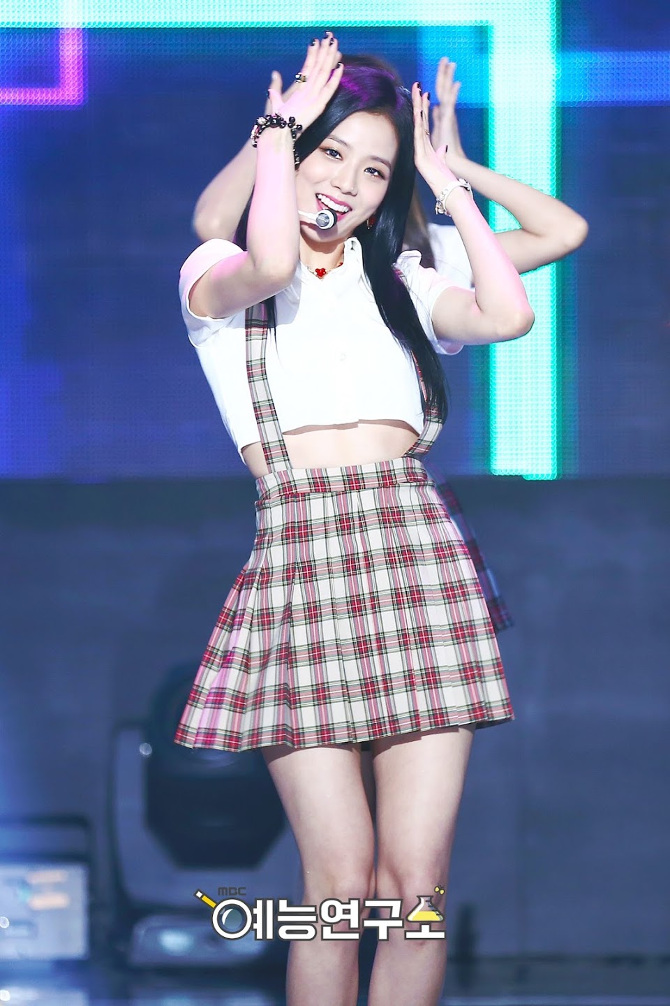 10+ Times BLACKPINK’s Jisoo Was A Stunner In Plaid Outfits – K-Luv