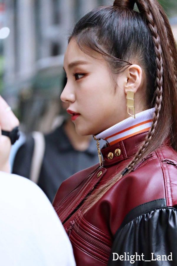 30+ Photos Of ITZY Yeji’s Perfect Side Profile That Proves Every Angle Is Her Angle