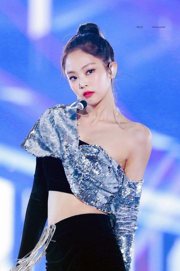 Plastic Surgeons Select The Prettier Face Between BLACKPINK Jennie and ...
