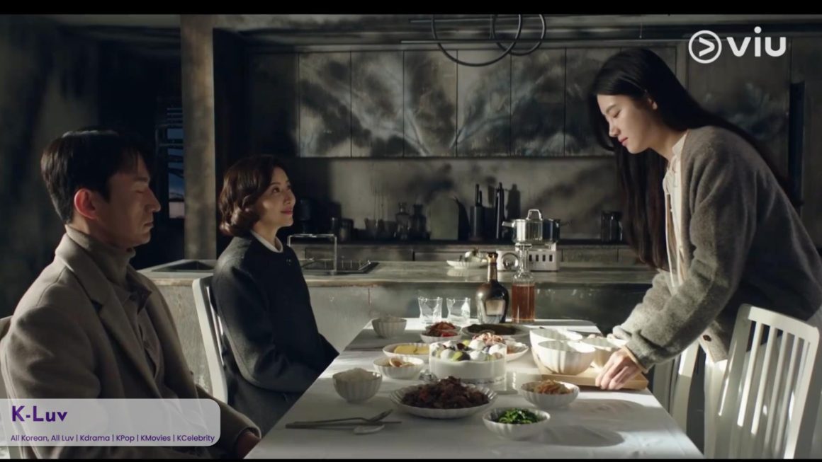 Park Ju-Hyun cooks a meal with a twist in ‘Perfect Family’ (EP11)